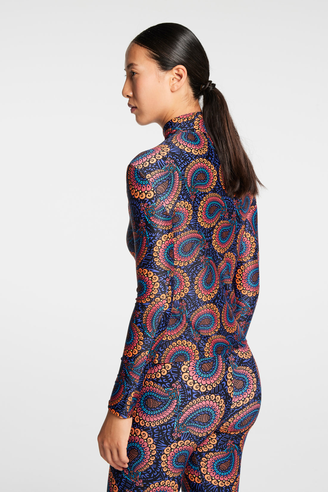 BLUE SPIRAL HIGH NECK TOP